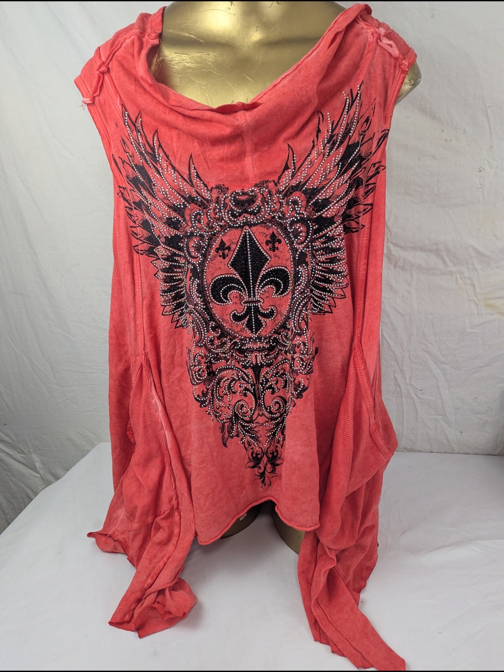 Vocal Women’s Red Bling Sleeveless Tunic with Fleur-de-Lis Wing Design Medium - Picture 1 of 9